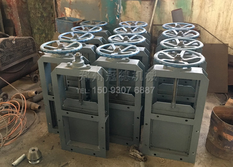 灰?guī)焓謩硬灏彘y